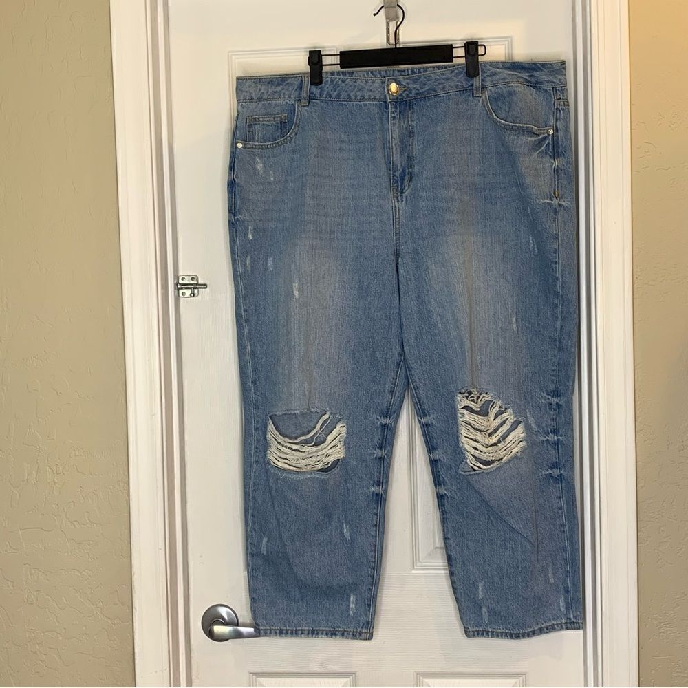 Refinery29 x Eloquii Boyfriend Distressed Cropped Jeans Size 18